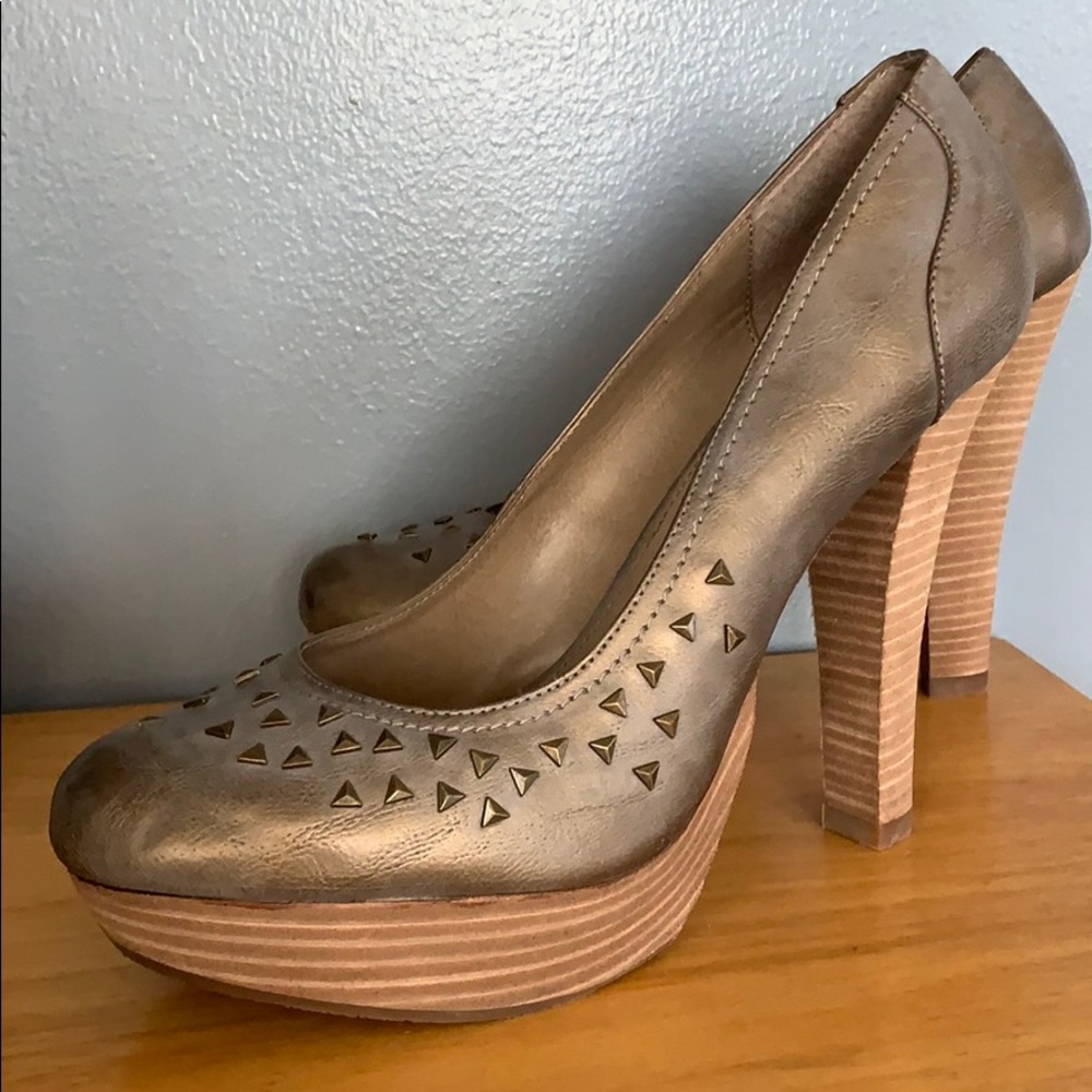 Calvin Klein Sofia Metallic Brush Off Gold Heels